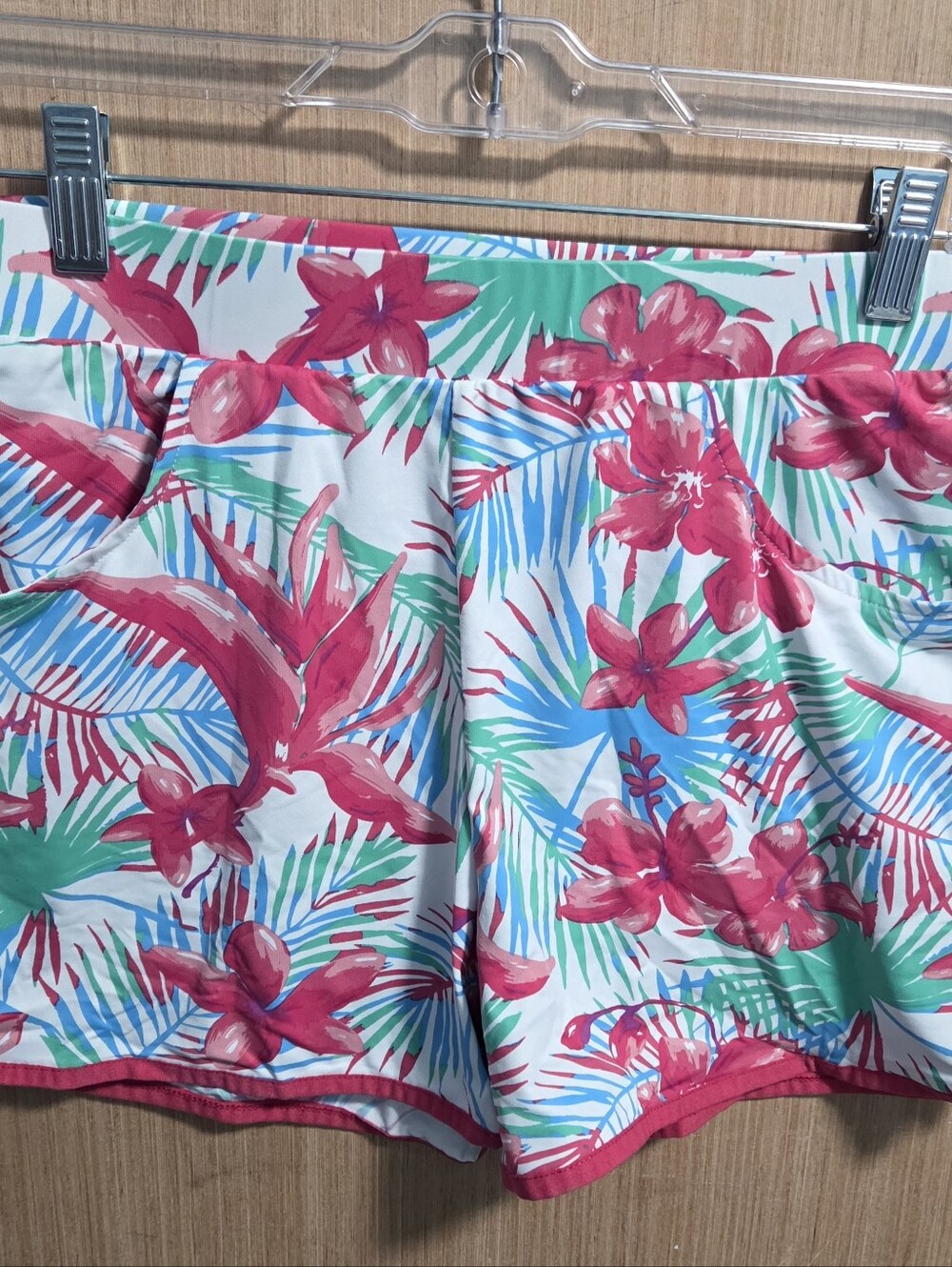 BANANA BOAT Sz L Women’s floral front  UPF+50 beach shorts pockets pull-on